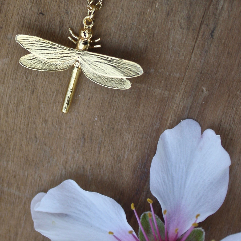 Alex Monroe Bee Necklace (Silver or Gold/Rose Gold Plated) Large - Armed &  Gorgeous - Handmade Jewellery UK