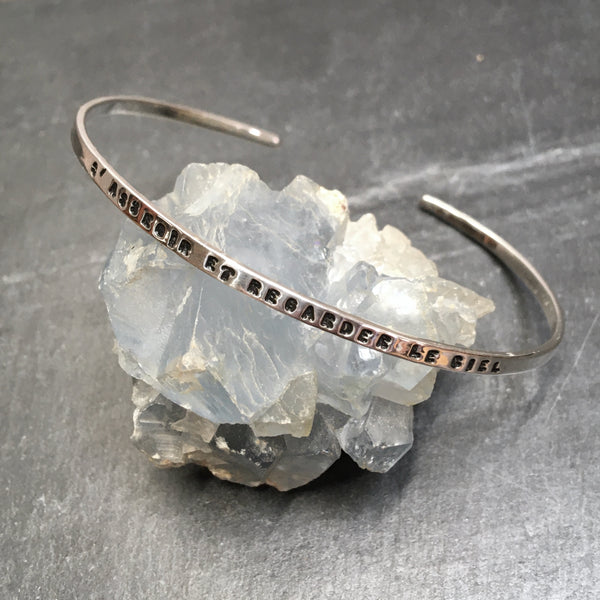 s'asseoir bracelet ouvert fin - Portobello Lane